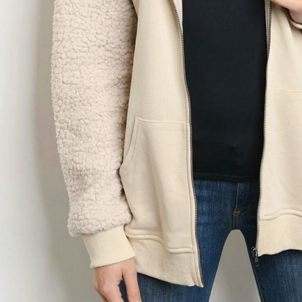 LAST 1❗️Cozy Chic Beige Oversized Sherpa Mixed Hoodie - Picture 4 of 8